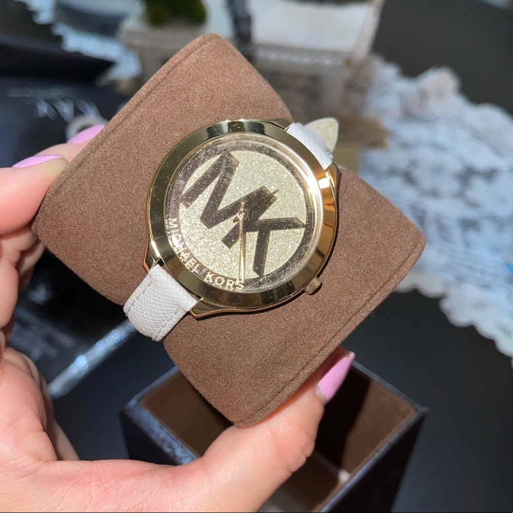 BRAND NEW W/OUT TAGS MK WATCH